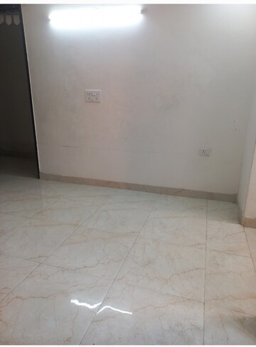 Room in 2 BHK Builder Floor at Sector 37 – for Rent
