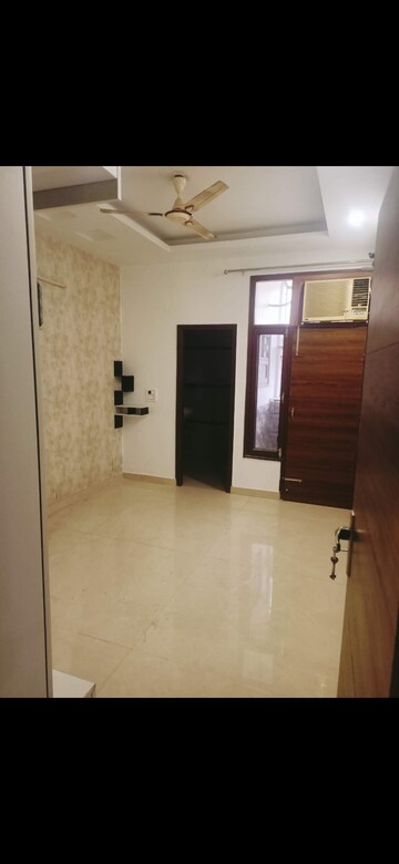 Room in 1 BHK Apartment at Singla South City, Lohgarh – for Rent