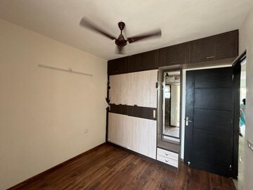 Room in 3 BHK Apartment at Krrish Florence Estate, Sector 70 – for Rent