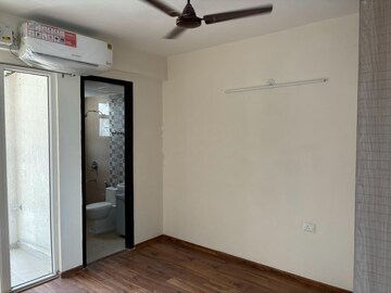 Room in 3 BHK Apartment at Krrish Florence Estate, Sector 70 – for Rent