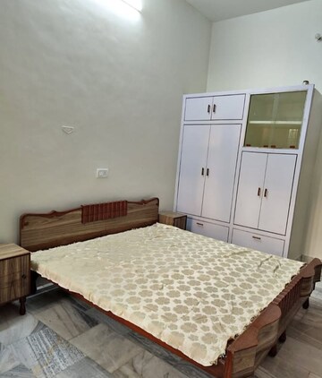 Bedroom in 2 BHK Villa at Aliganj – for Rent