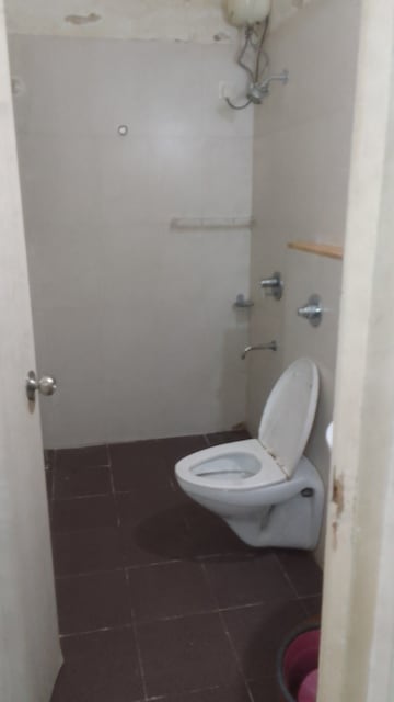 Bathroom in 1.5 BHK Apartment at Lodha Casa Bella Gold, Dombivli East – for Rent
