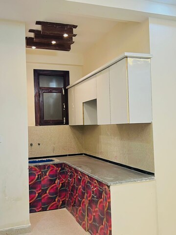 Furnished Amenities in 3 BHK Builder Floor at Bhajanpura – for Sale
