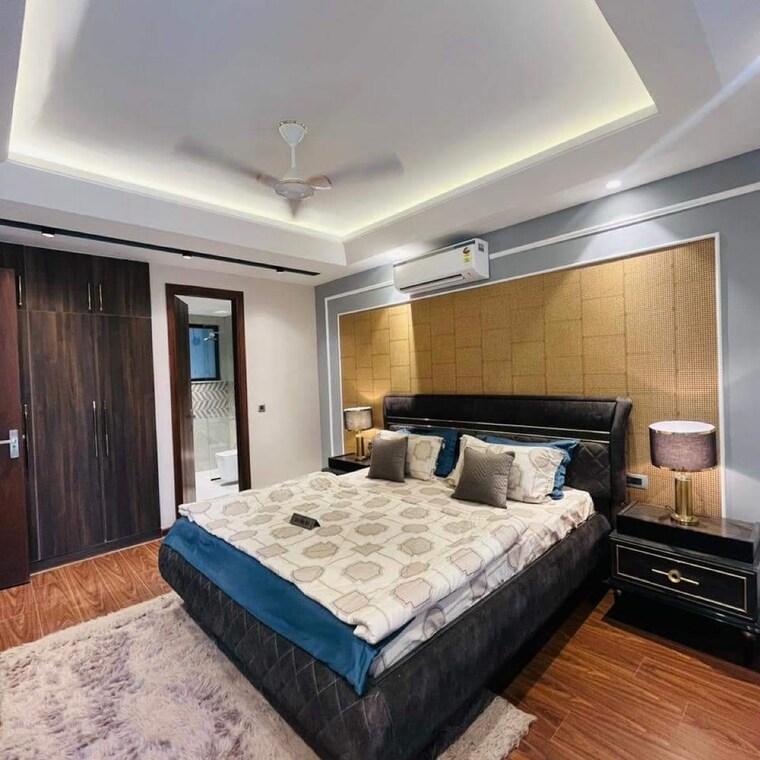 Bedroom, ansal-api-versalia 4 Bedroom 300 Sq.Yd. Builder Floor In Sector 67a Gurgaon 8375540