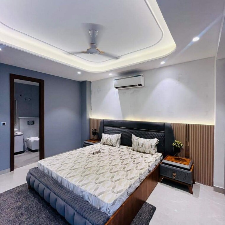 Bedroom, ansal-api-versalia 4 Bedroom 300 Sq.Yd. Builder Floor In Sector 67a Gurgaon 8375540