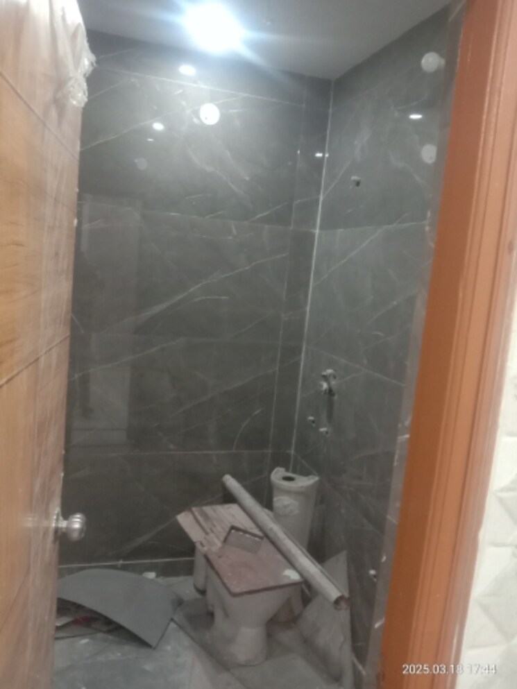 Bathroom, sector 43 2 Bedroom 800 Sq.Ft. Builder Floor In Sector 43 Faridabad 8375569