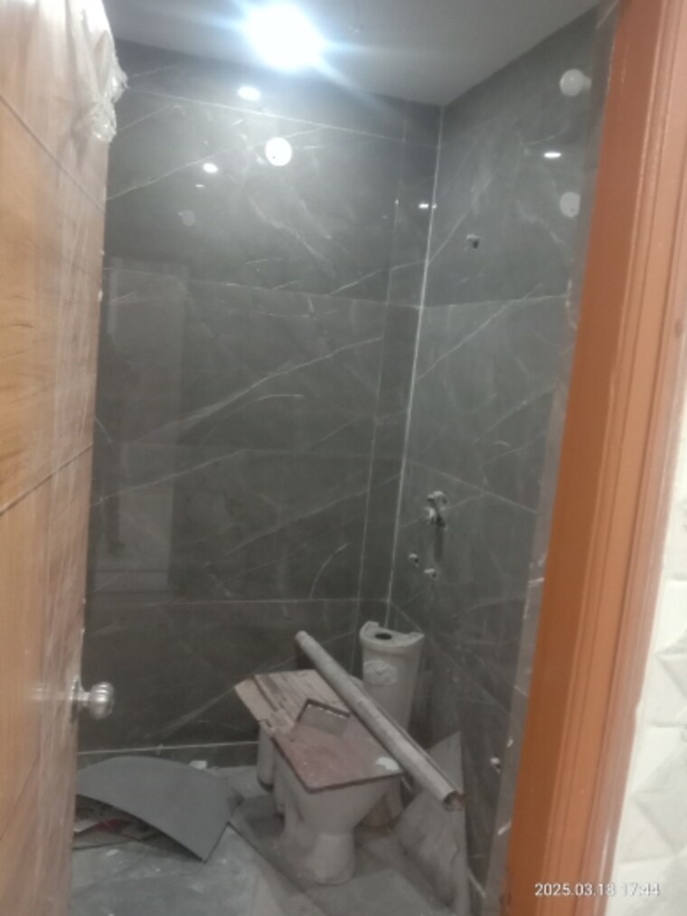 Bathroom, sector 43 2 Bedroom 800 Sq.Ft. Builder Floor In Sector 43 Faridabad 8375569