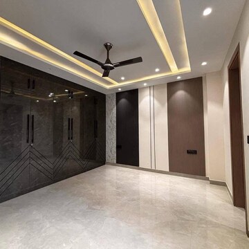 Building Lobby in 4 BHK Builder Floor at Ansal API Esencia, Sector 67 – for Sale