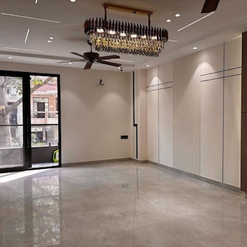 Room in 4 BHK Builder Floor at Ansal API Esencia, Sector 67 – for Sale
