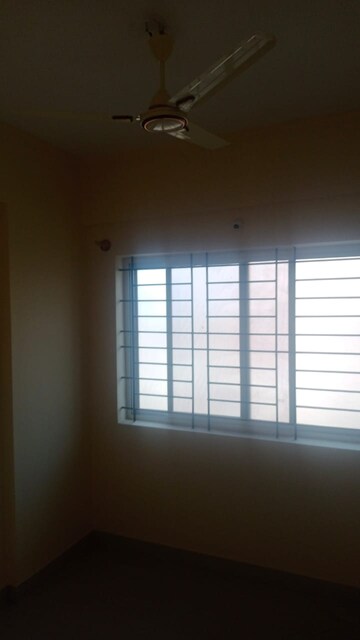 Room in 4 BHK Apartment at Kalkere – for Rent