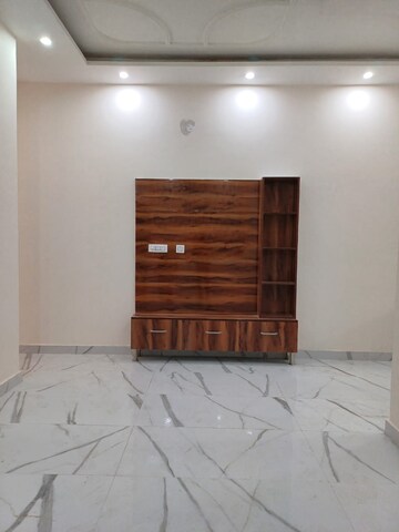 Room in 3 BHK Independent House at Sector 126 – for Sale