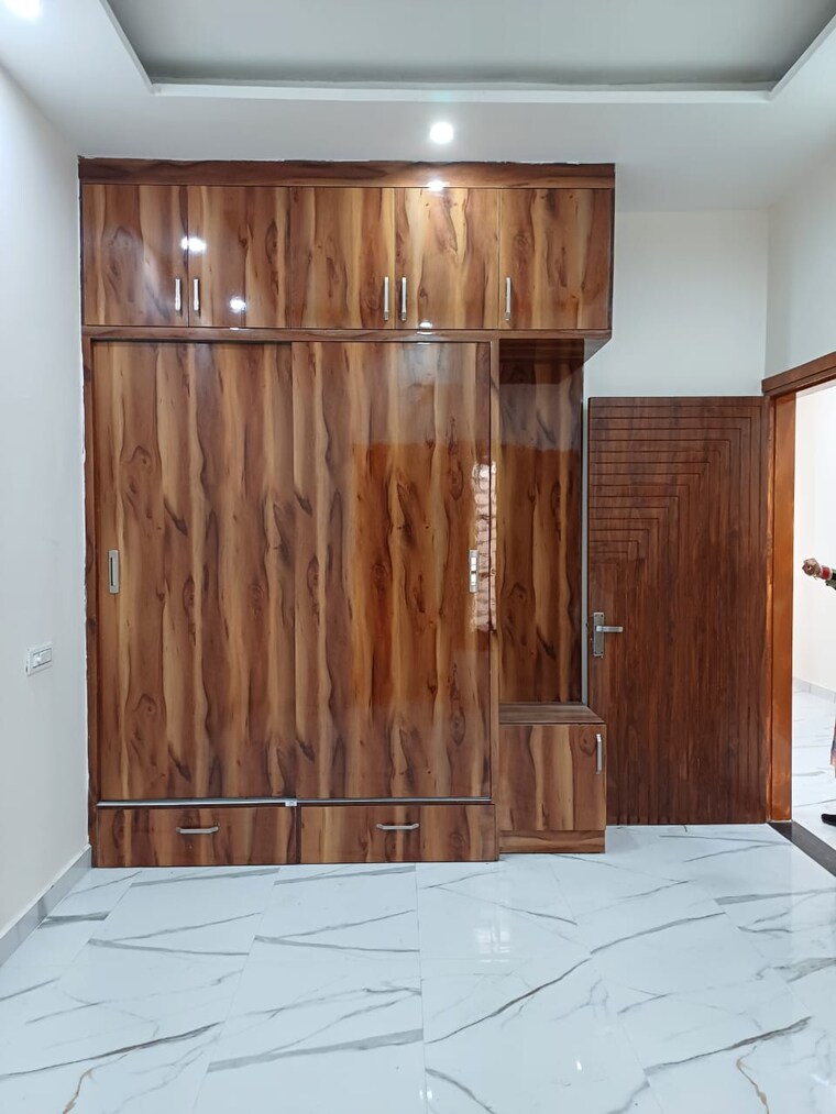 Room, sector 126 3 Bedroom 103 Sq.Yd. Independent House In Sector 126 Mohali 8375583