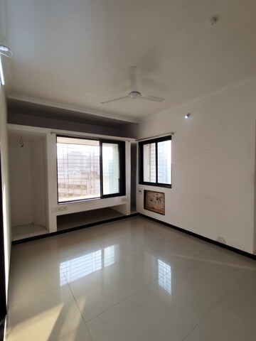 Room in 1.5 BHK Apartment at Haware Tilak Nagar, Tilak Nagar – for Rent