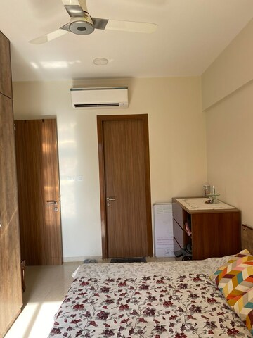 Bedroom in 2 BHK Apartment at Shapoorji Pallonji Vicinia, Powai – for Rent