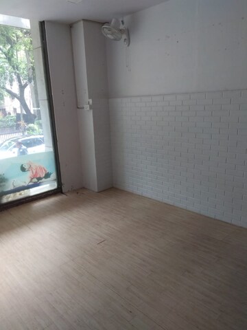 Room in  Showroom at Andheri West – for Rent