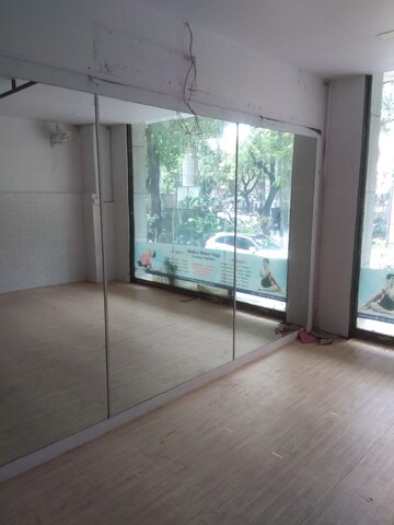 Room in  Showroom at Andheri West – for Rent