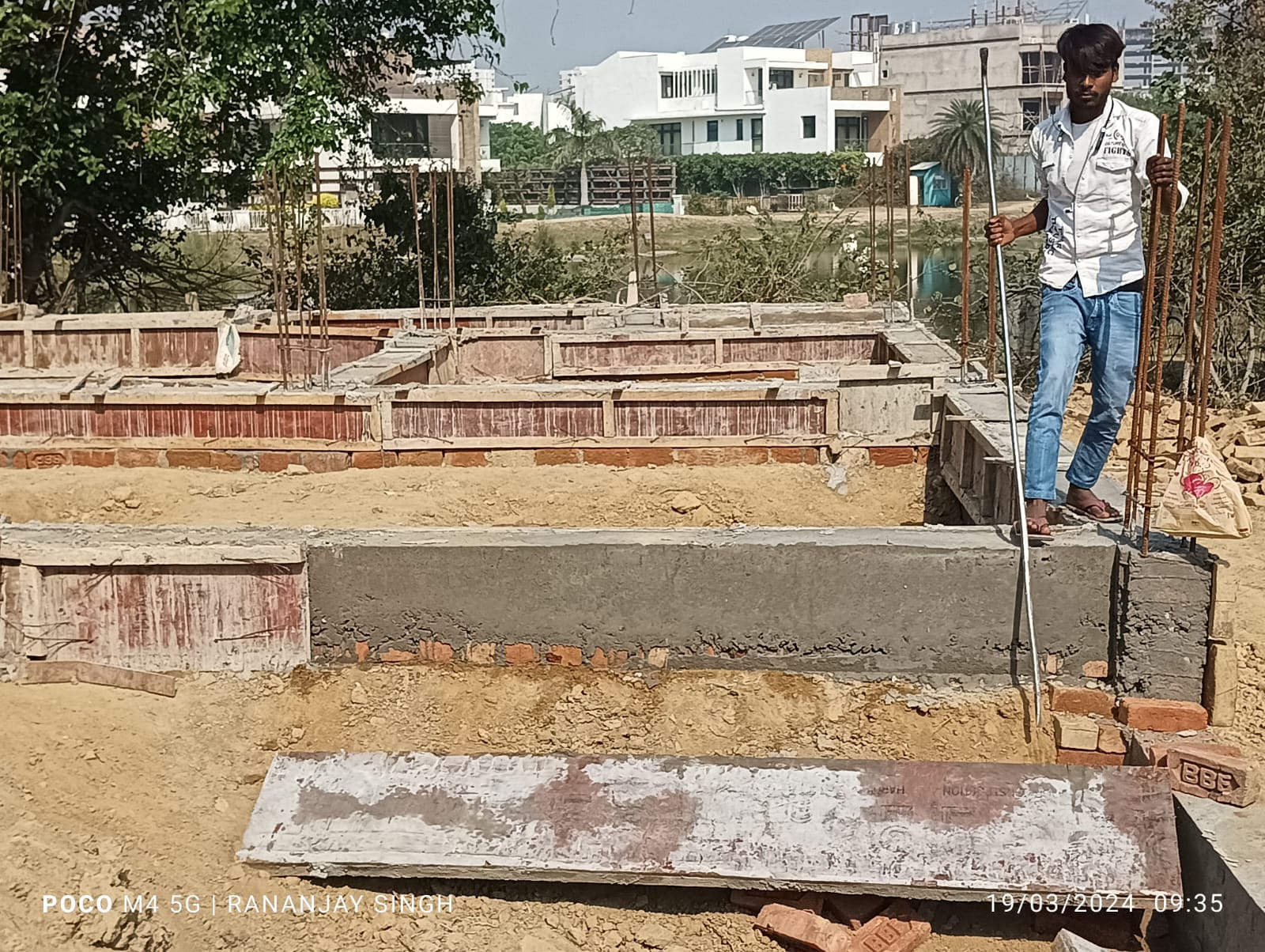 Plot For Sale in Gomti Nagar