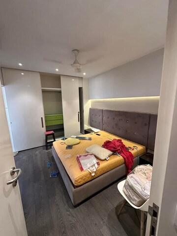 Bedroom in 2 BHK Apartment at Bandra West – for Rent