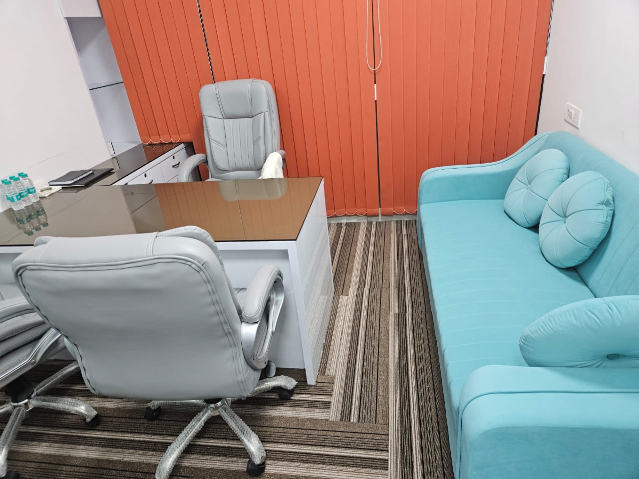 Office Space For Rent in Gaur City Mall