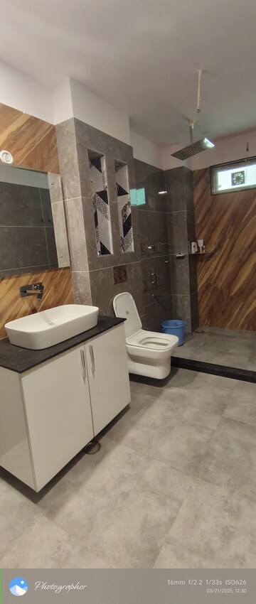 Master Bedroom in 3 BHK Builder Floor at Sector 23 – for Rent