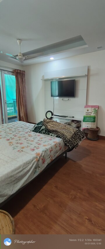 Bedroom in 3 BHK Builder Floor at Sector 23 – for Rent