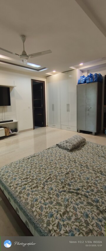 Bedroom in 3 BHK Builder Floor at Sector 23 – for Rent