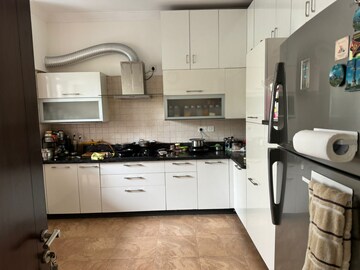Kitchen in 4 BHK Apartment at Parsvnath Exotica, Sector 53 – for Rent
