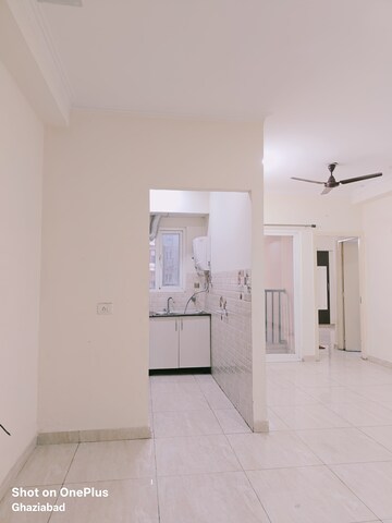 Room in 2 BHK Builder Floor at Gaur City 2 - 14th Avenue, Sector 16c Greater Noida – for Rent