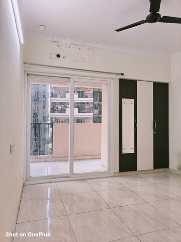 Room in 2 BHK Builder Floor at Gaur City 2 - 14th Avenue, Sector 16c Greater Noida – for Rent