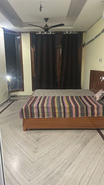 Bedroom in 3 BHK Builder Floor at Gardenia Glory, Sector 46 – for Rent