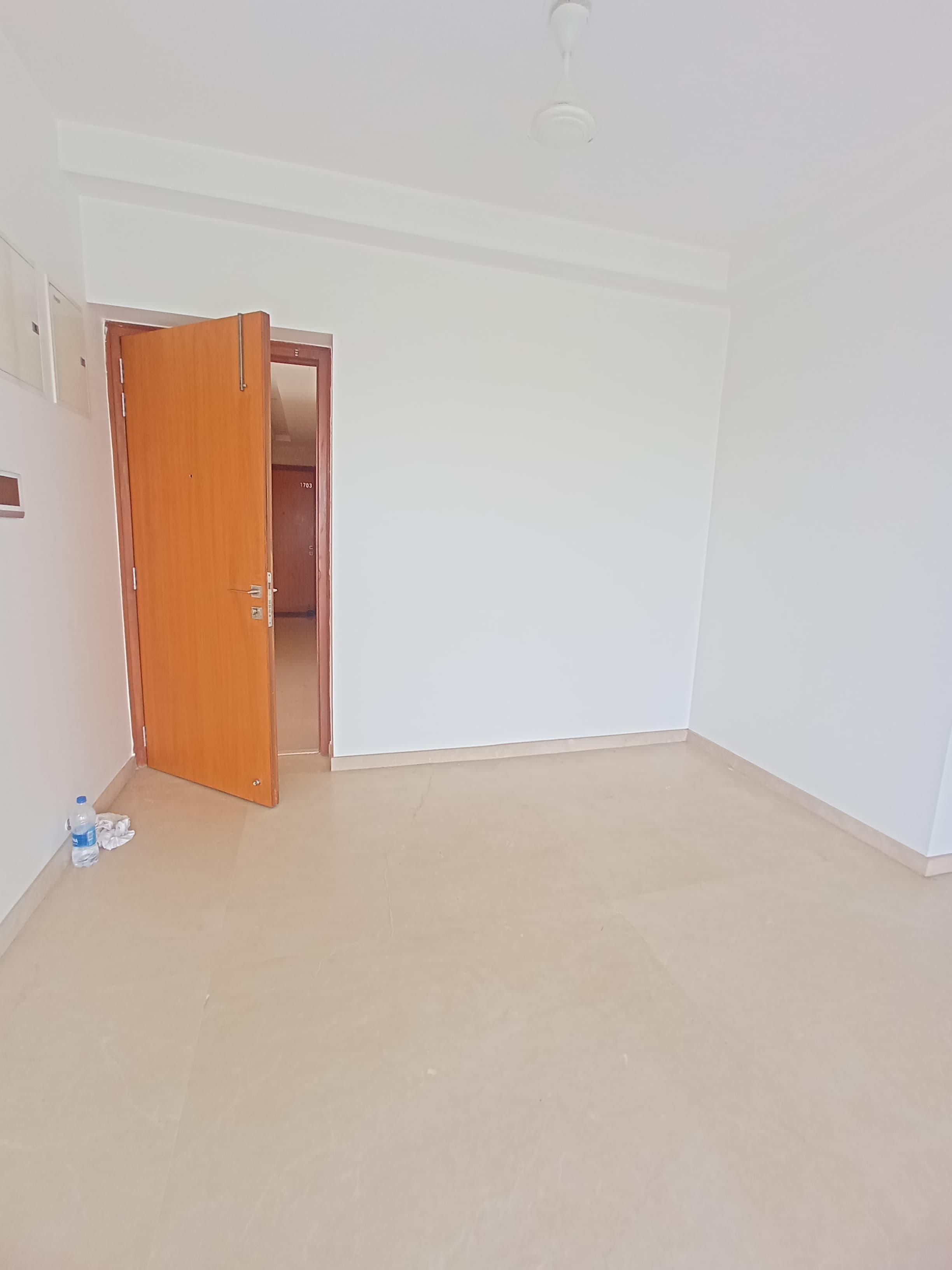 2 BHK Apartment For Sale in Kalpataru Aura