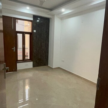 Room in 3 BHK Builder Floor at Chattarpur – for Rent