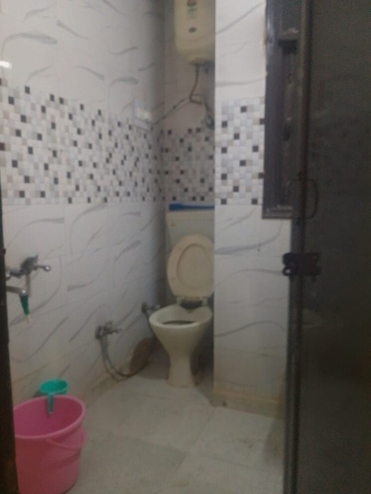 Bathroom, uttam nagar 1 Bedroom 370 Sq.Ft. Builder Floor In Uttam Nagar Delhi 8376239