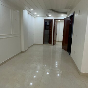 Room in 3 BHK Builder Floor at Chattarpur – for Rent