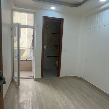 Room in 3 BHK Builder Floor at Chattarpur – for Rent