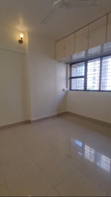 2 BHK Apartment For Rent in Royal Classic Co Op Society, Andheri West