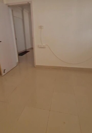 Room in 2 BHK Apartment at Royal Classic Co Op Society, Andheri West – for Rent