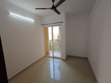 Room in 2 BHK Apartment at DB Orchid Ozone, Dahisar East – for Rent