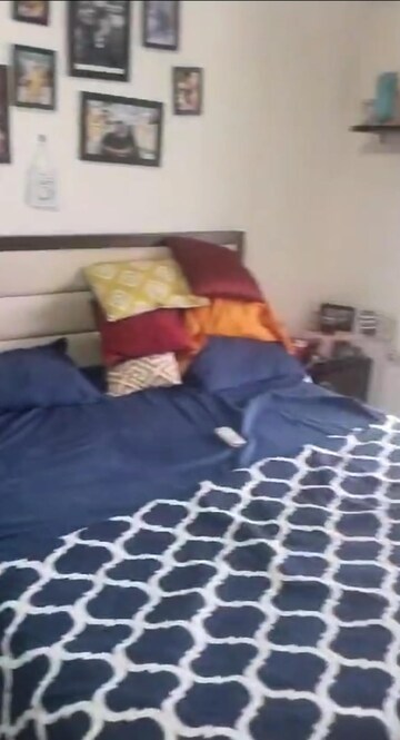 Bedroom in 4 BHK Apartment at Suchidham Complex, Goregaon East – for Rent