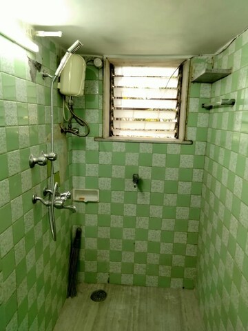 Attached Bathroom in 1 BHK Apartment at Santacruz West – for Rent