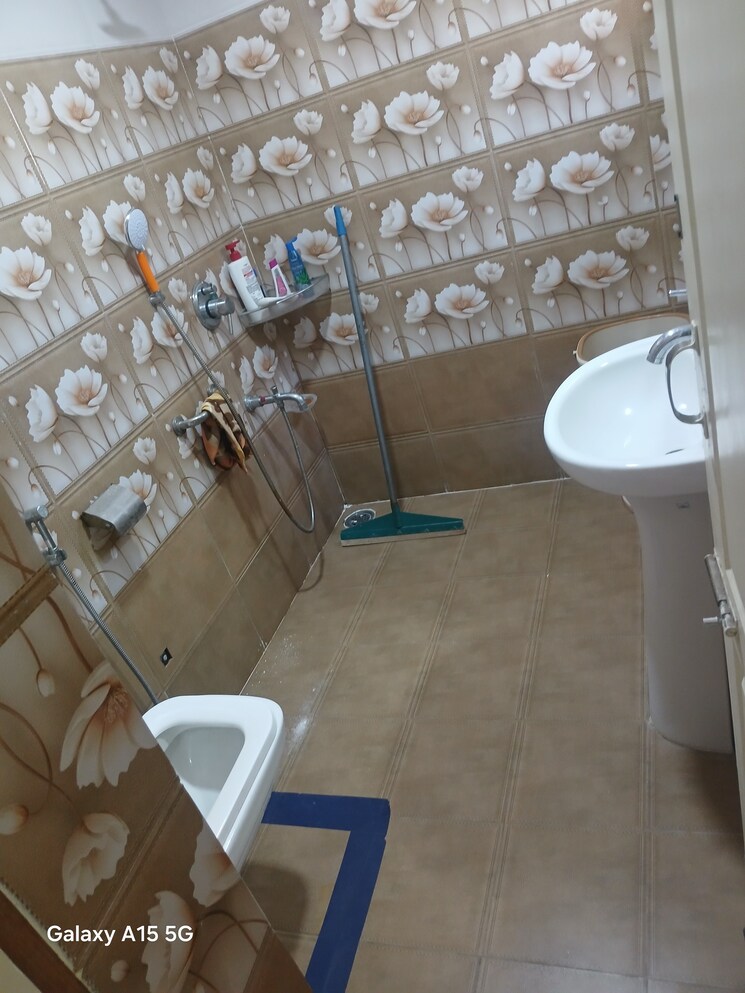 Bathroom, vip road 3 Bedroom 1730 Sq.Ft. Apartment In Vip Road Zirakpur 8376327