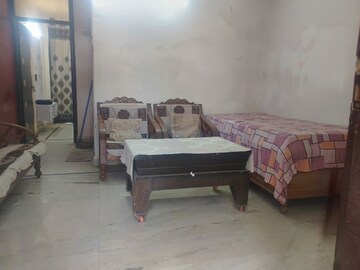 Bedroom in 3 BHK Builder Floor at Mansarovar Park – for Rent