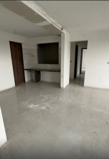 Room in 3 BHK Apartment at Brahma Meander, Kharadi – for Rent