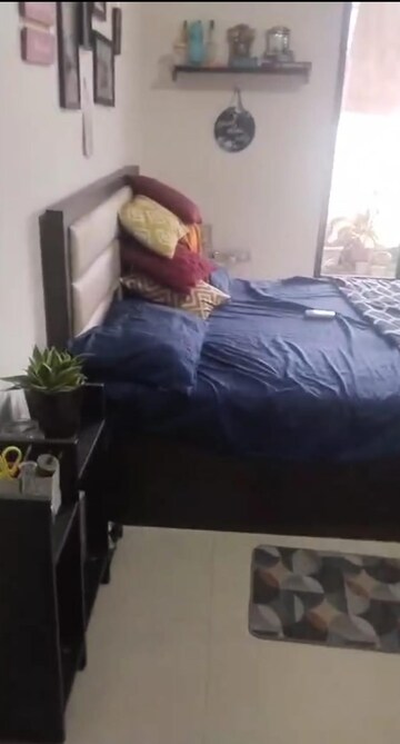 Bedroom in 4 BHK Apartment at Suchidham Complex, Goregaon East – for Rent