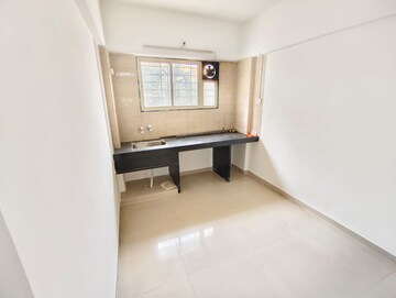 Room in 3 BHK Apartment at Brahma Meander, Kharadi – for Rent