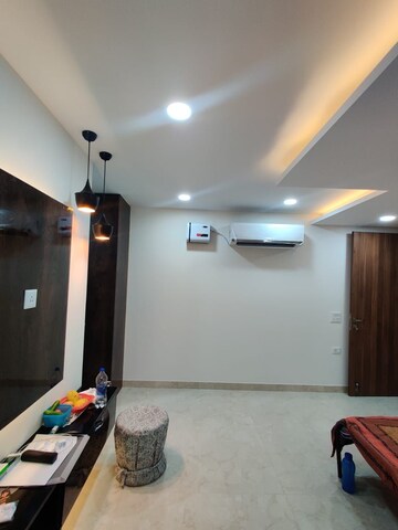 Furnished Amenities in 4 BHK Independent House at Vipul World Floors, Sector 48 – for Rent