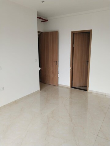 Room in 1 BHK Apartment at Godrej Urban Park, Chandivali – for Rent