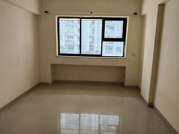 Room in 2 BHK Apartment at Lokhandwala Infrastructure Spring Leaf, Kandivali East – for Rent