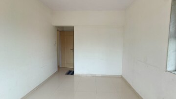 Room in 2 BHK Apartment at Prism Enclave, Kandivali East – for Rent