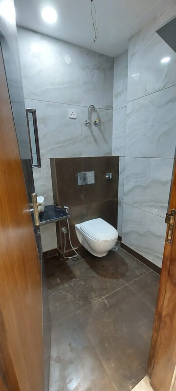 Attached Bathroom in 2 BHK Builder Floor at Paschim Vihar – for Rent